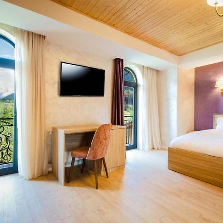 Hotel Mestia Inn Bagian luar foto