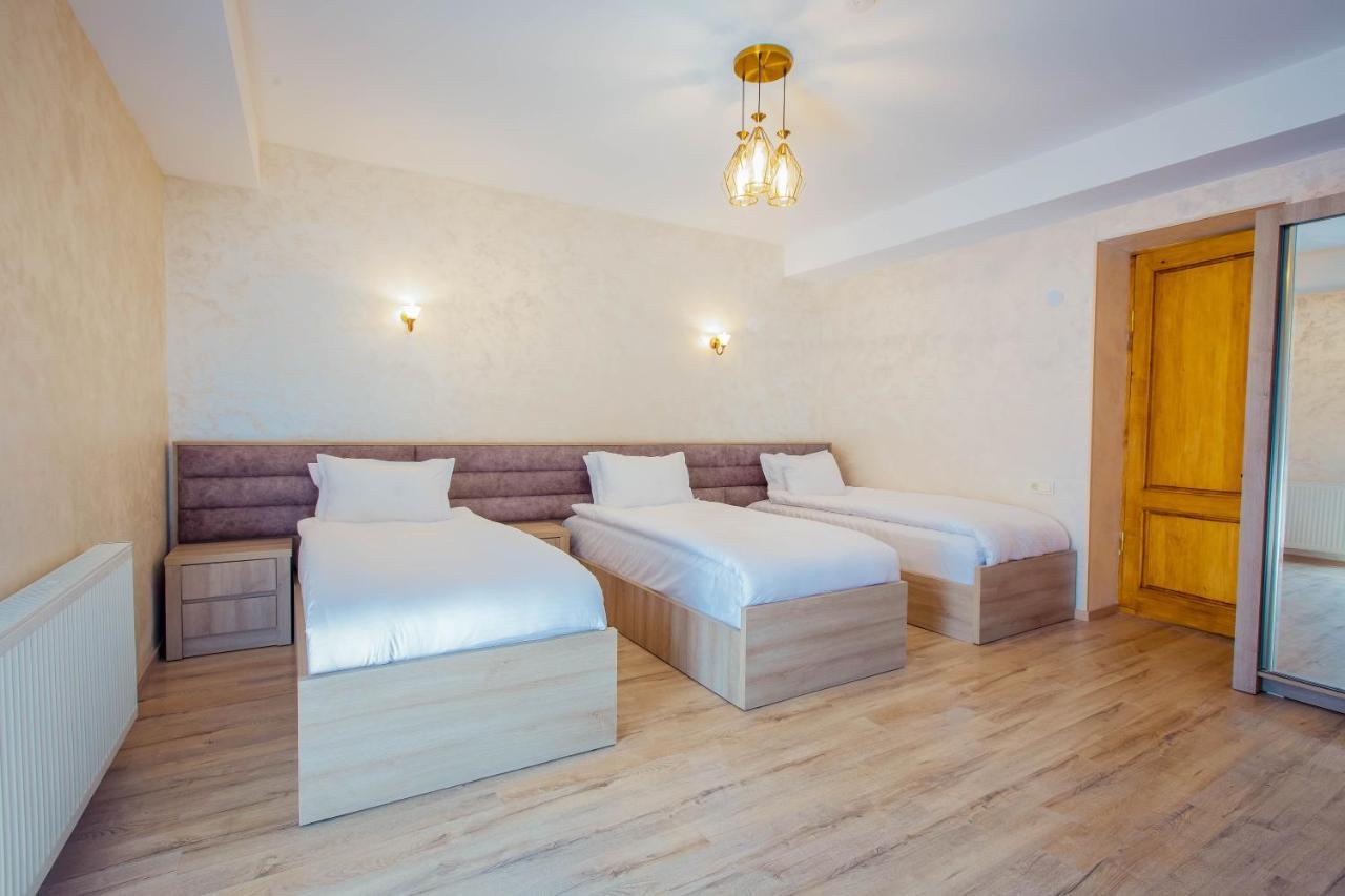 Hotel Mestia Inn Bagian luar foto